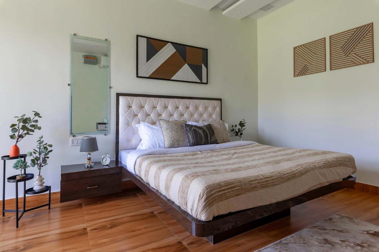 Natures Odyssey By Stayvista - Amidst Lush Greenery With Outdoor Pool And Indoor Activities Chinchavli Eksteriør bilde